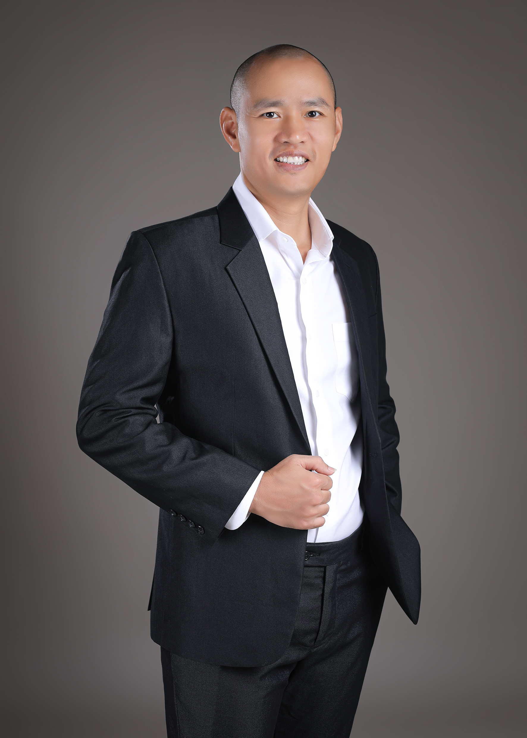 Hình chân dung Eroca Thanh 2025